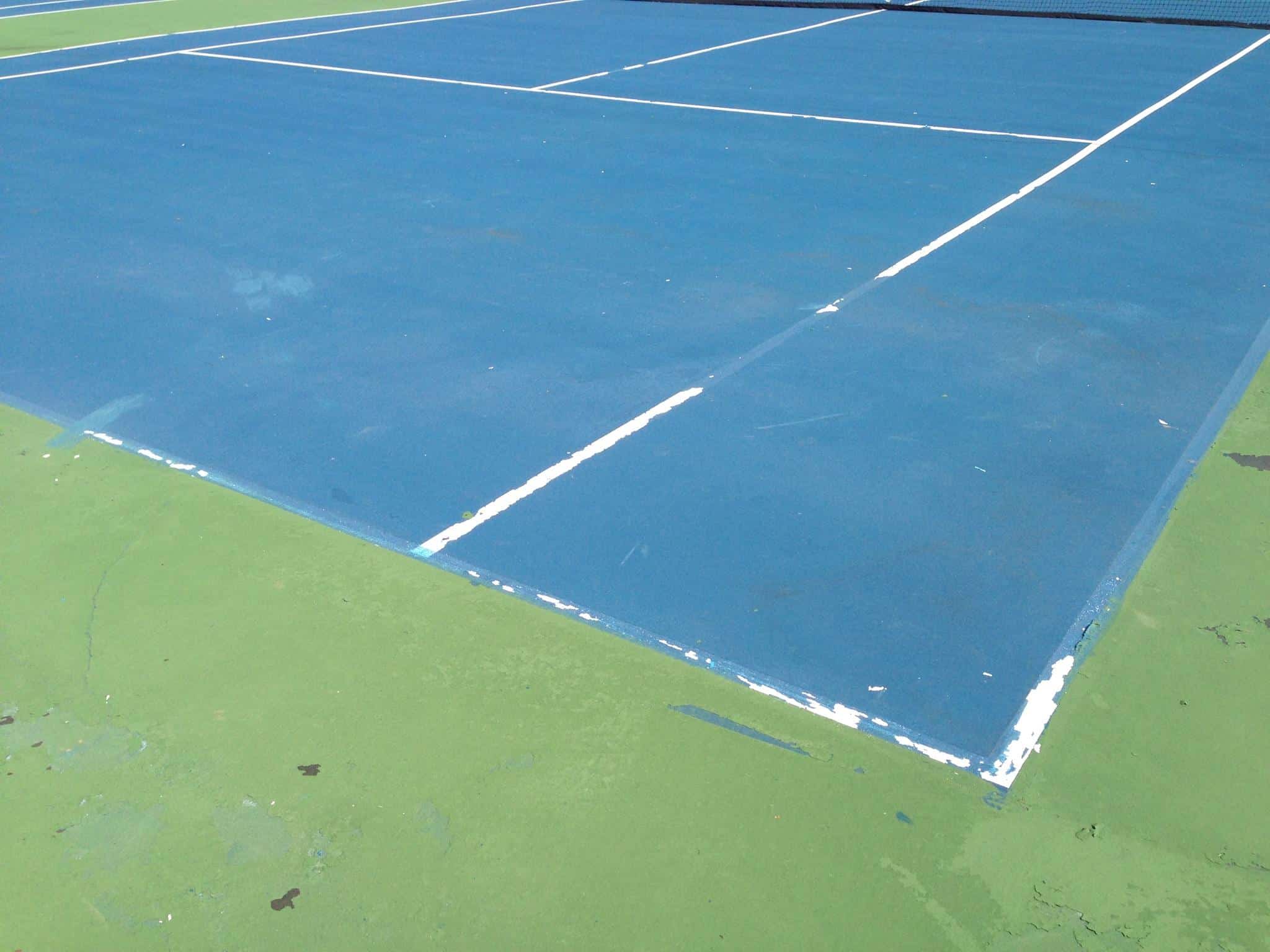 https://localtenniscourtresurfacing.com/wp-content/uploads/2014/01/tennis-court-curing-failure.jpg?utm_source=chatgpt.com